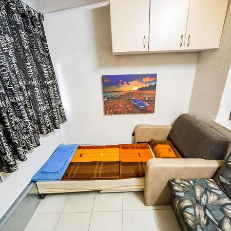 Pirotska Top Center - Small Private Flat Apartment
