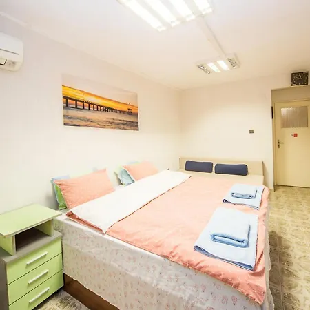 Pirotska Top Center - Small Private Flat Apartment
